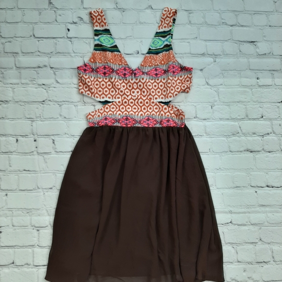 Bundle of 3 dresses - Picture 5 of 9